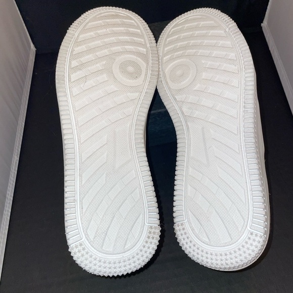 NWT Juicy Black/Gold tennis shoes - Picture 3 of 5